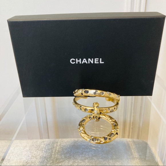 CHANEL Jewelry - EXCLUSIVE CHANEL Runway Bracelet from 2016 Runway